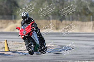 media/Dec-01-2025-Moto Forza (Mon) [[2daa91e15f]]/3-Beginner Group/Session 3 (Turn 3)/